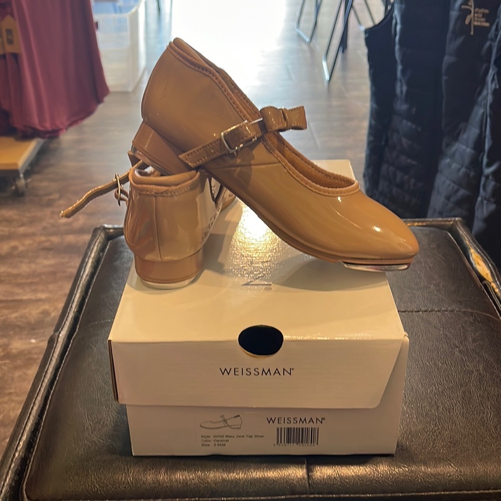 W700 weissman’s , Mary Jane, tap shoe caramel size 2.5 AM